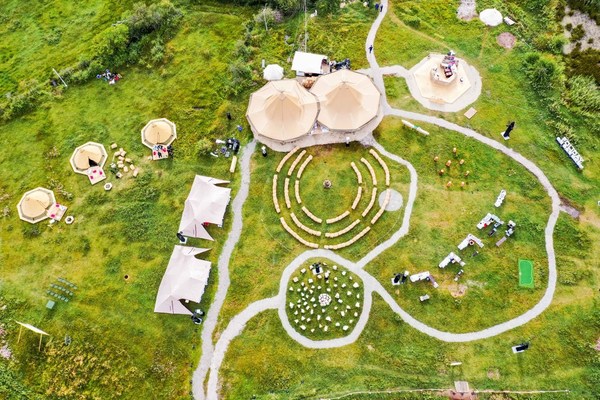 丽江爱必侬雪山营地鸟瞰图